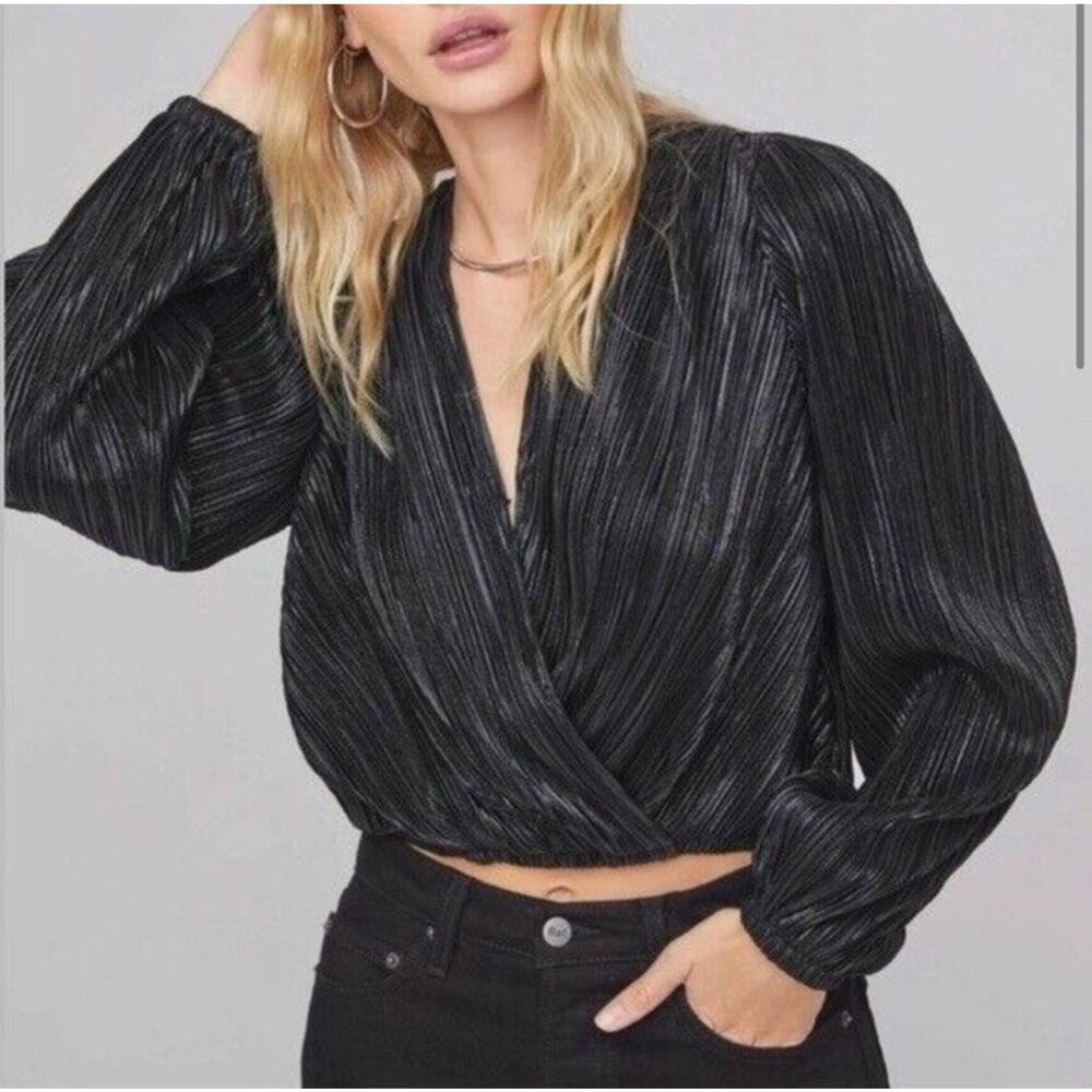 ASTR The Label Primadonna Wrap Top Women's Size Medium Blouse Black V-Neck‎